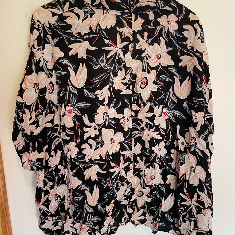 Aritizia cover up tropical print. Brand talula